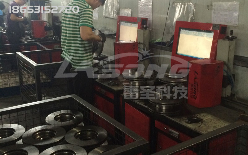 氣動剎車盤打標機 生產(chǎn)現(xiàn)場